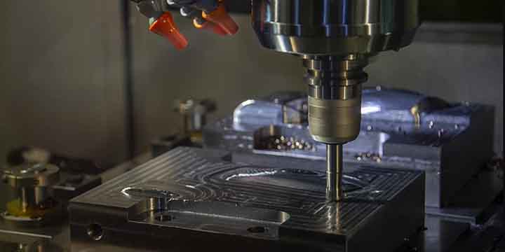 金型部品加工設備 多軸CNC加工の特徴
